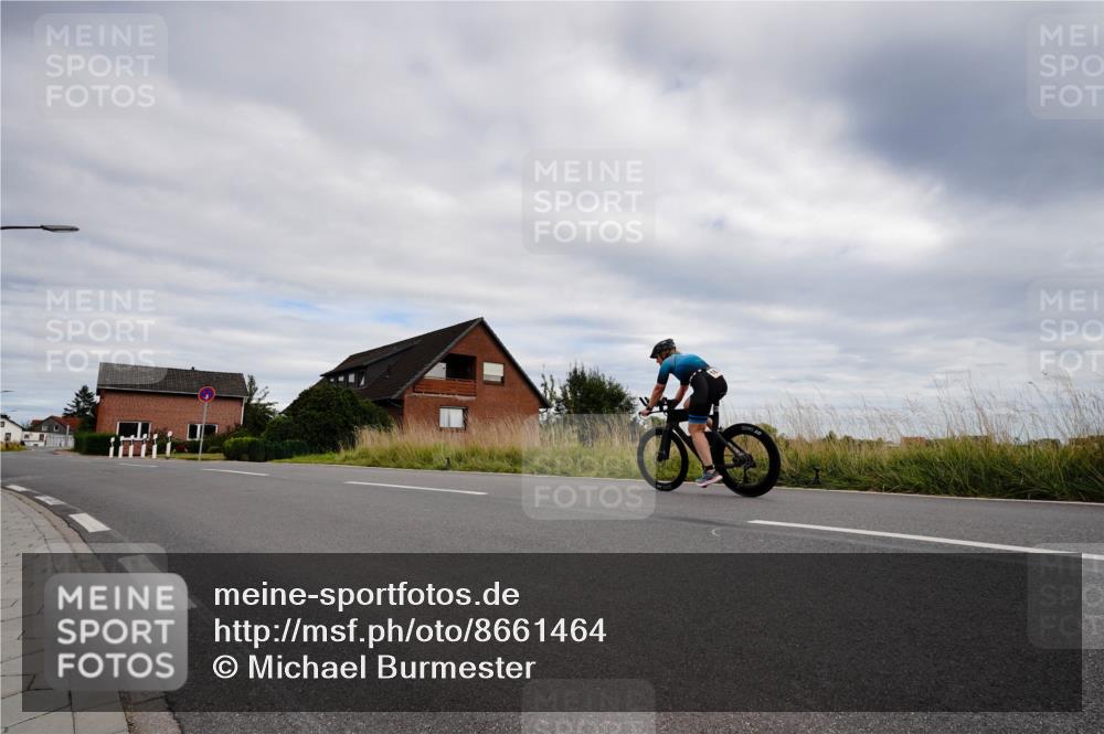 31.08.2025 - Elbe Triathlon Hamburg Michael Burmester http://msf.ph/oto/8661464 31.08.2025 16:09:03 Radfahren  meine-sportfotos.de
