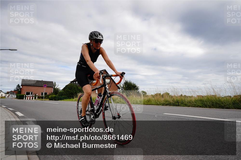 31.08.2025 - Elbe Triathlon Hamburg Michael Burmester http://msf.ph/oto/8661469 31.08.2025 16:09:17 Radfahren  meine-sportfotos.de