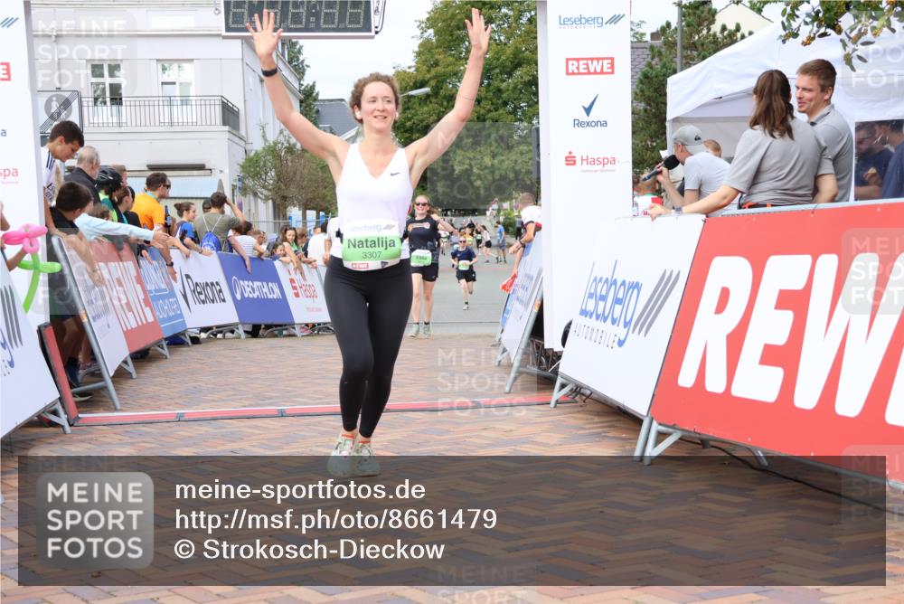 31.08.2025 - 21. Blankeneser Heldenlauf Strokosch-Dieckow http://msf.ph/oto/8661479 31.08.2025 11:23:52 Ziel 3039, 3493, 3337, 3307 meine-sportfotos.de