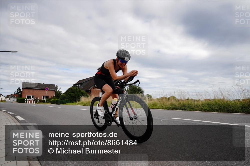 31.08.2025 - Elbe Triathlon Hamburg Michael Burmester http://msf.ph/oto/8661484 31.08.2025 16:09:36 Radfahren  meine-sportfotos.de