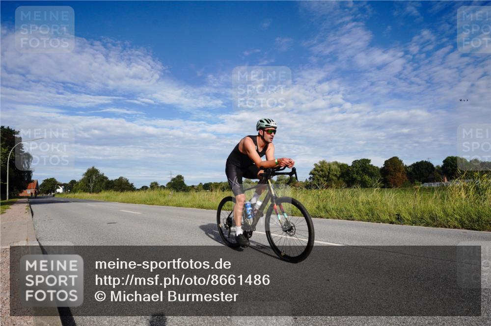 31.08.2025 - Elbe Triathlon Hamburg Michael Burmester http://msf.ph/oto/8661486 31.08.2025 09:08:12 Radfahren 439, 449 meine-sportfotos.de
