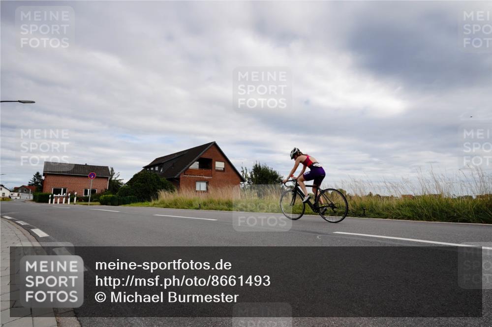 31.08.2025 - Elbe Triathlon Hamburg Michael Burmester http://msf.ph/oto/8661493 31.08.2025 16:09:57 Radfahren  meine-sportfotos.de