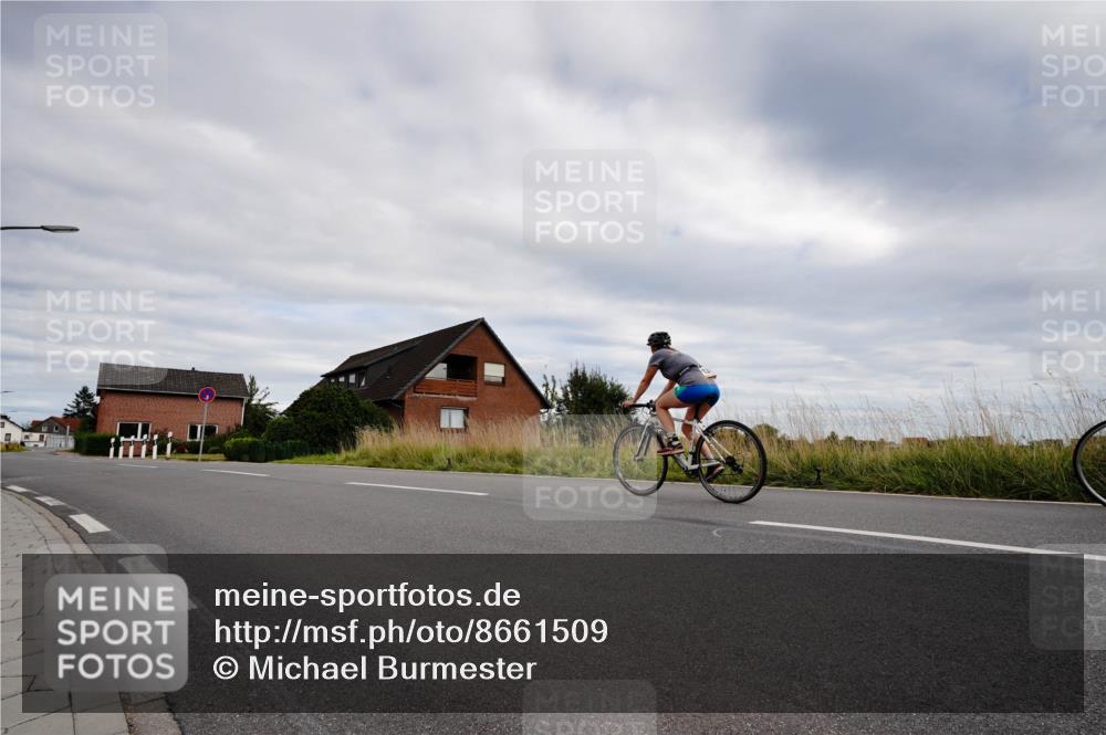31.08.2025 - Elbe Triathlon Hamburg Michael Burmester http://msf.ph/oto/8661509 31.08.2025 16:10:23 Radfahren  meine-sportfotos.de
