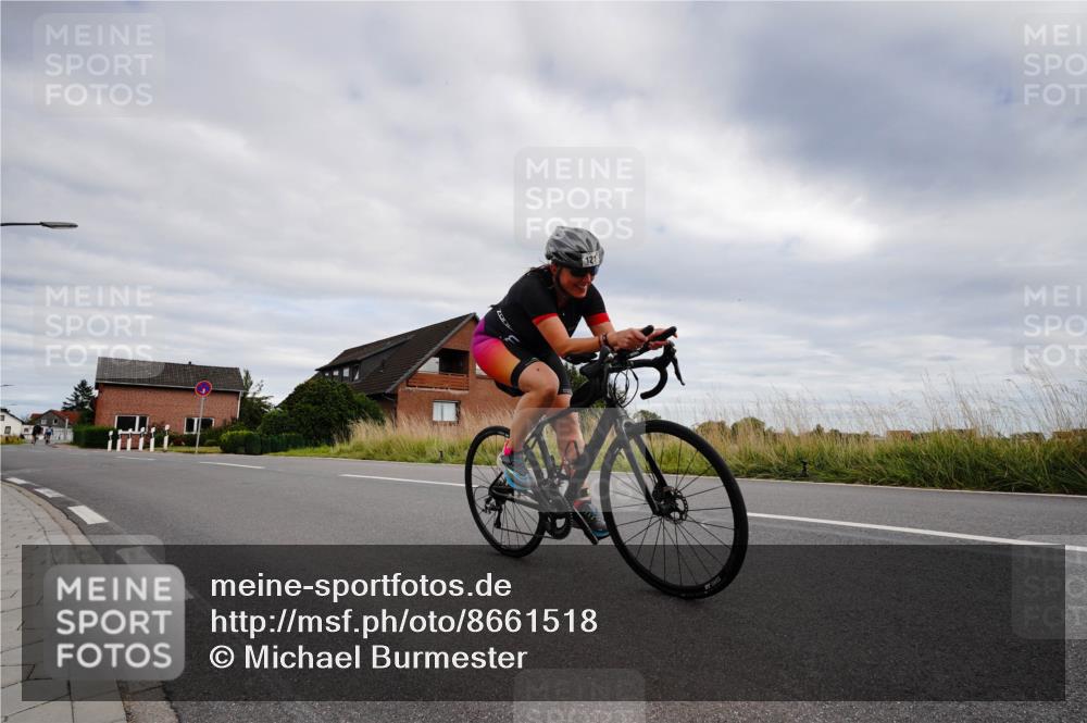 31.08.2025 - Elbe Triathlon Hamburg Michael Burmester http://msf.ph/oto/8661518 31.08.2025 16:10:30 Radfahren  meine-sportfotos.de