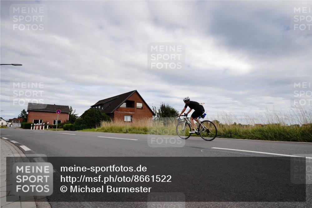 31.08.2025 - Elbe Triathlon Hamburg Michael Burmester http://msf.ph/oto/8661522 31.08.2025 16:10:36 Radfahren  meine-sportfotos.de