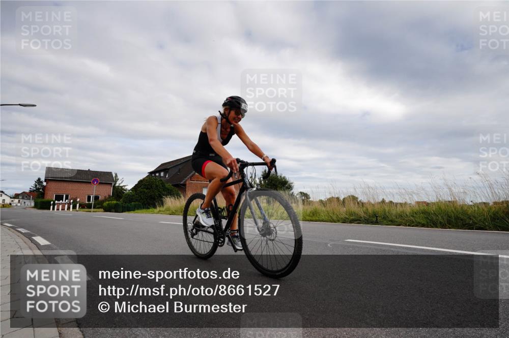 31.08.2025 - Elbe Triathlon Hamburg Michael Burmester http://msf.ph/oto/8661527 31.08.2025 16:10:49 Radfahren  meine-sportfotos.de