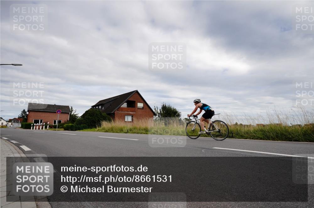 31.08.2025 - Elbe Triathlon Hamburg Michael Burmester http://msf.ph/oto/8661531 31.08.2025 16:10:51 Radfahren  meine-sportfotos.de
