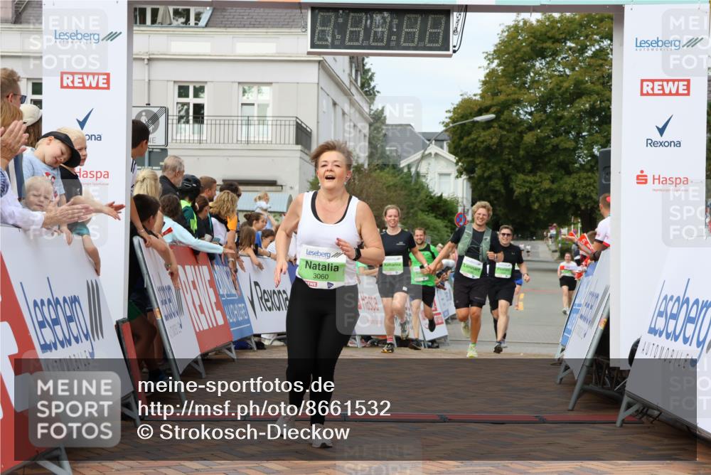 31.08.2025 - 21. Blankeneser Heldenlauf Strokosch-Dieckow http://msf.ph/oto/8661532 31.08.2025 11:25:59 Ziel 3597, 3596, 3060, 3043, 3434 meine-sportfotos.de