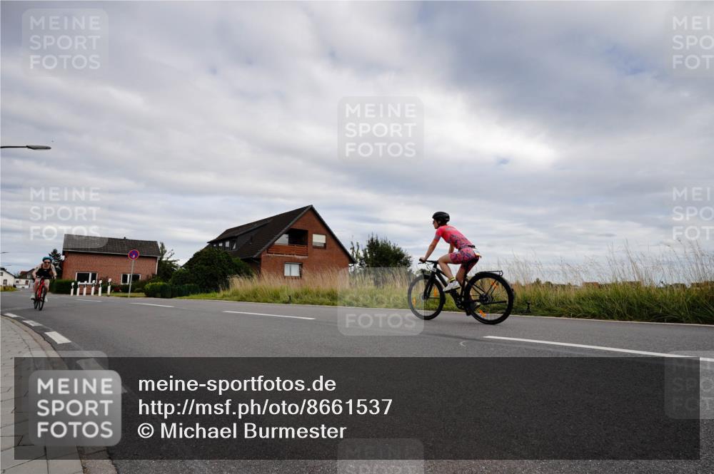 31.08.2025 - Elbe Triathlon Hamburg Michael Burmester http://msf.ph/oto/8661537 31.08.2025 16:11:20 Radfahren  meine-sportfotos.de