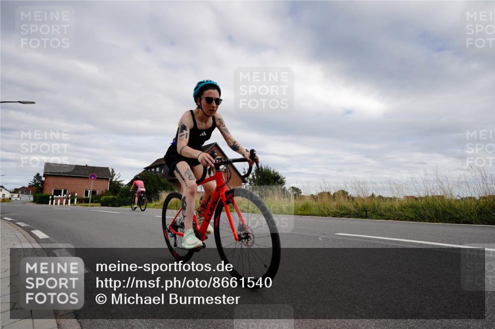 31.08.2025 - Elbe Triathlon Hamburg Michael Burmester http://msf.ph/oto/8661540 31.08.2025 16:11:21 Radfahren  meine-sportfotos.de