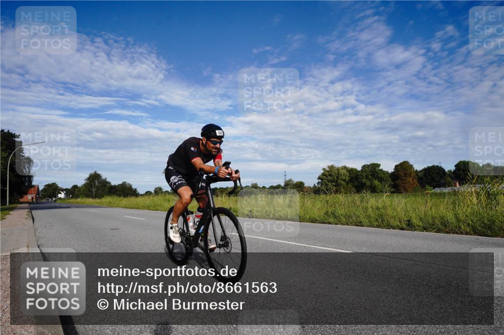 31.08.2025 - Elbe Triathlon Hamburg Michael Burmester http://msf.ph/oto/8661563 31.08.2025 09:08:55 Radfahren 325, 549 meine-sportfotos.de