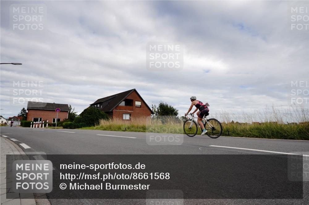 31.08.2025 - Elbe Triathlon Hamburg Michael Burmester http://msf.ph/oto/8661568 31.08.2025 16:12:38 Radfahren  meine-sportfotos.de