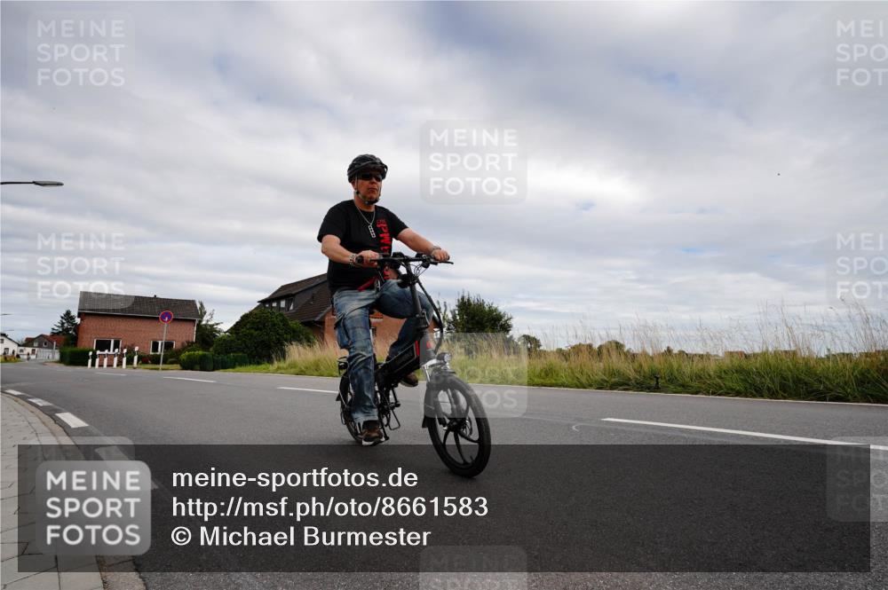 31.08.2025 - Elbe Triathlon Hamburg Michael Burmester http://msf.ph/oto/8661583 31.08.2025 16:13:02 Radfahren  meine-sportfotos.de