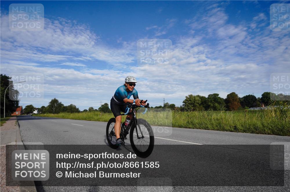 31.08.2025 - Elbe Triathlon Hamburg Michael Burmester http://msf.ph/oto/8661585 31.08.2025 09:09:11 Radfahren 302, 426, 430 meine-sportfotos.de