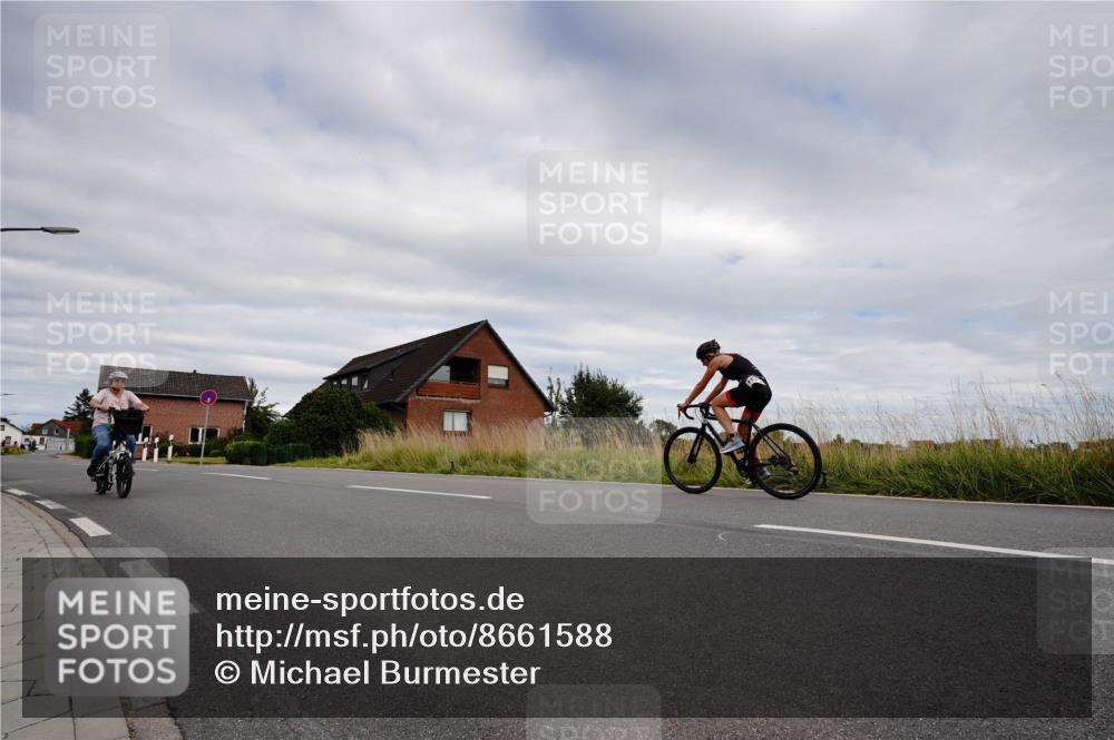 31.08.2025 - Elbe Triathlon Hamburg Michael Burmester http://msf.ph/oto/8661588 31.08.2025 16:13:07 Radfahren  meine-sportfotos.de