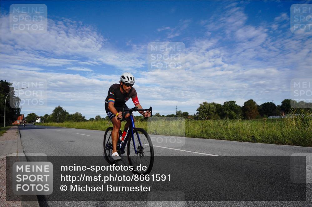 31.08.2025 - Elbe Triathlon Hamburg Michael Burmester http://msf.ph/oto/8661591 31.08.2025 09:09:25 Radfahren 167, 425, 529 meine-sportfotos.de