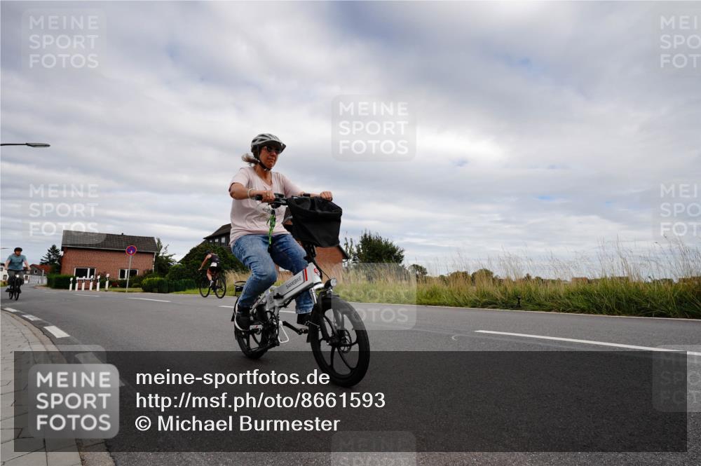 31.08.2025 - Elbe Triathlon Hamburg Michael Burmester http://msf.ph/oto/8661593 31.08.2025 16:13:08 Radfahren  meine-sportfotos.de