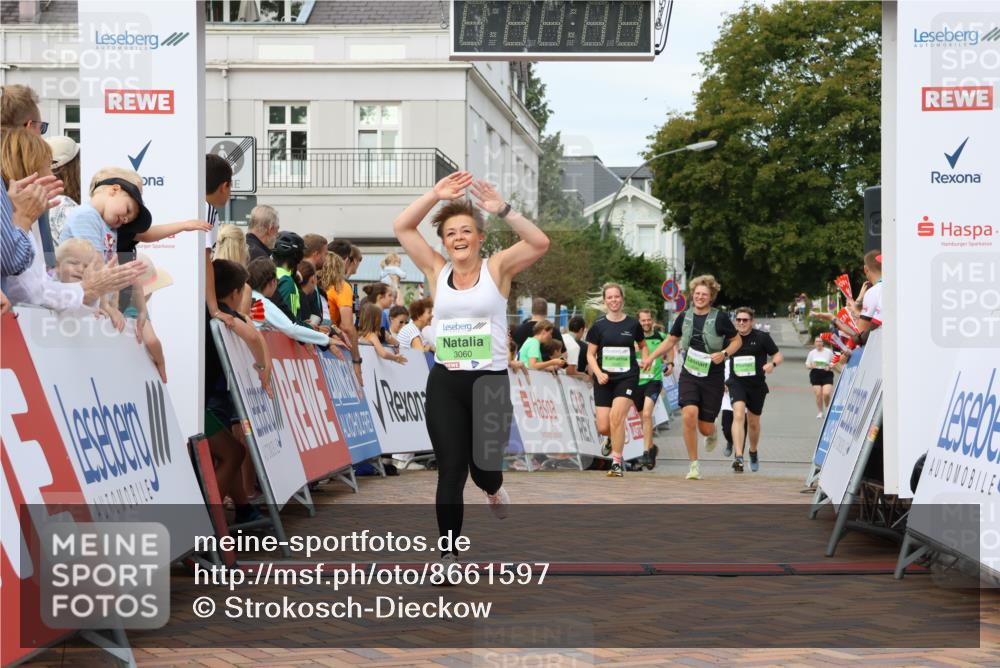 31.08.2025 - 21. Blankeneser Heldenlauf Strokosch-Dieckow http://msf.ph/oto/8661597 31.08.2025 11:25:59 Ziel 3597, 3596, 3060, 3043, 3434 meine-sportfotos.de