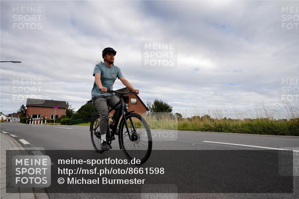 31.08.2025 - Elbe Triathlon Hamburg Michael Burmester http://msf.ph/oto/8661598 31.08.2025 16:13:10 Radfahren  meine-sportfotos.de