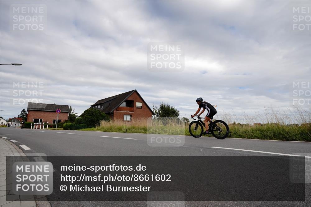31.08.2025 - Elbe Triathlon Hamburg Michael Burmester http://msf.ph/oto/8661602 31.08.2025 16:13:11 Radfahren  meine-sportfotos.de