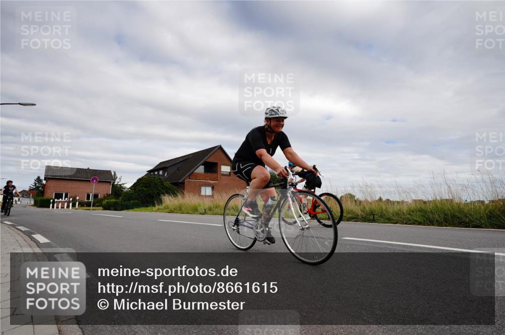 31.08.2025 - Elbe Triathlon Hamburg Michael Burmester http://msf.ph/oto/8661615 31.08.2025 16:13:27 Radfahren  meine-sportfotos.de