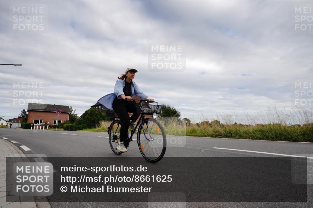 31.08.2025 - Elbe Triathlon Hamburg Michael Burmester http://msf.ph/oto/8661625 31.08.2025 16:13:31 Radfahren  meine-sportfotos.de