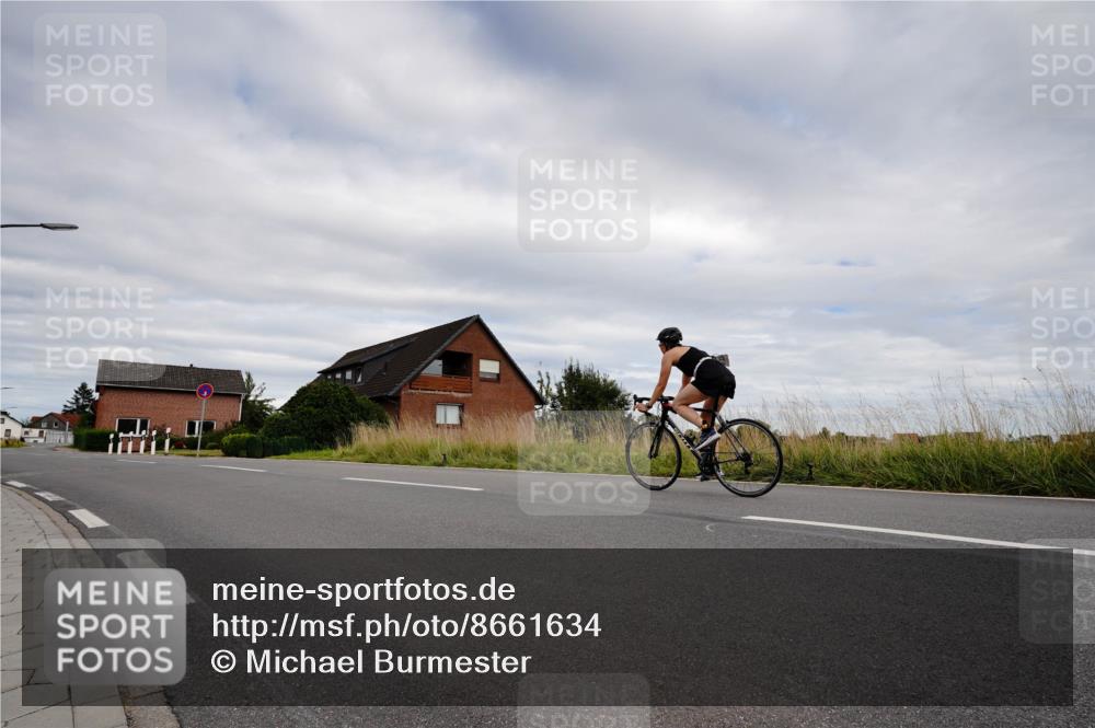 31.08.2025 - Elbe Triathlon Hamburg Michael Burmester http://msf.ph/oto/8661634 31.08.2025 16:13:50 Radfahren  meine-sportfotos.de