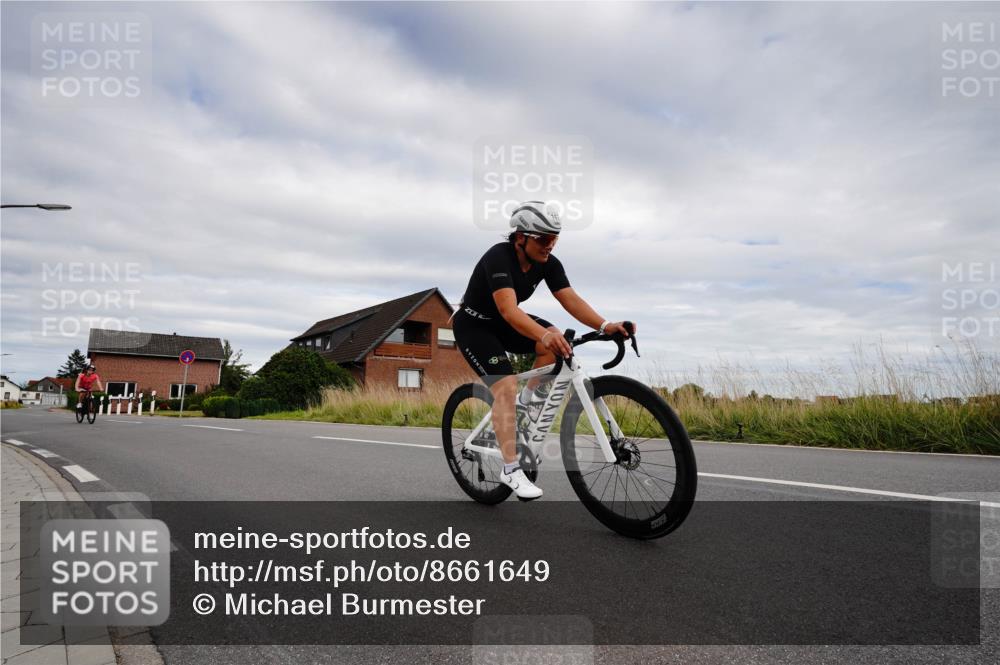 31.08.2025 - Elbe Triathlon Hamburg Michael Burmester http://msf.ph/oto/8661649 31.08.2025 16:14:43 Radfahren  meine-sportfotos.de