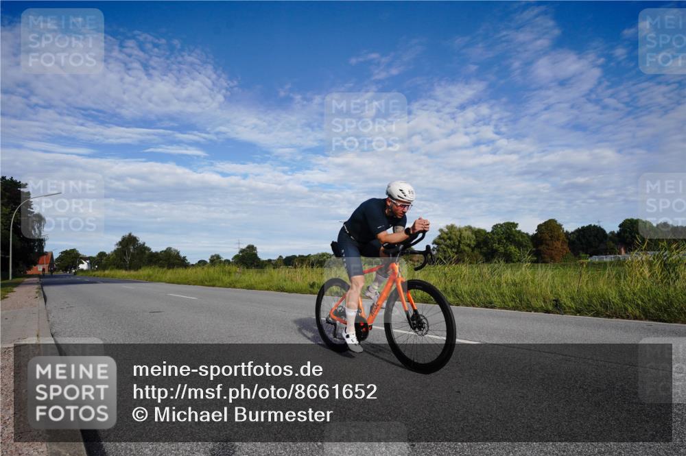 31.08.2025 - Elbe Triathlon Hamburg Michael Burmester http://msf.ph/oto/8661652 31.08.2025 09:10:08 Radfahren 462, 512 meine-sportfotos.de