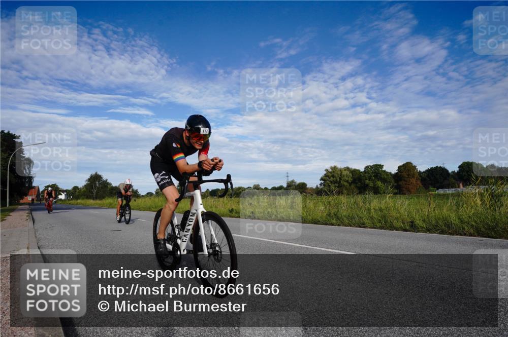 31.08.2025 - Elbe Triathlon Hamburg Michael Burmester http://msf.ph/oto/8661656 31.08.2025 09:10:16 Radfahren 177, 198, 548 meine-sportfotos.de