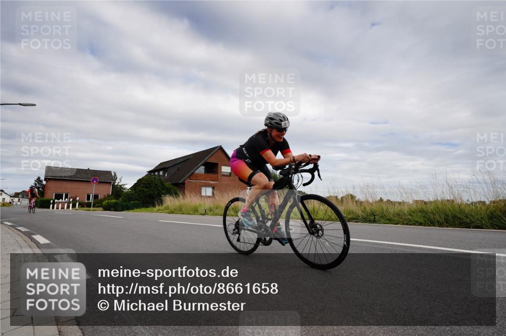 31.08.2025 - Elbe Triathlon Hamburg Michael Burmester http://msf.ph/oto/8661658 31.08.2025 16:15:13 Radfahren  meine-sportfotos.de