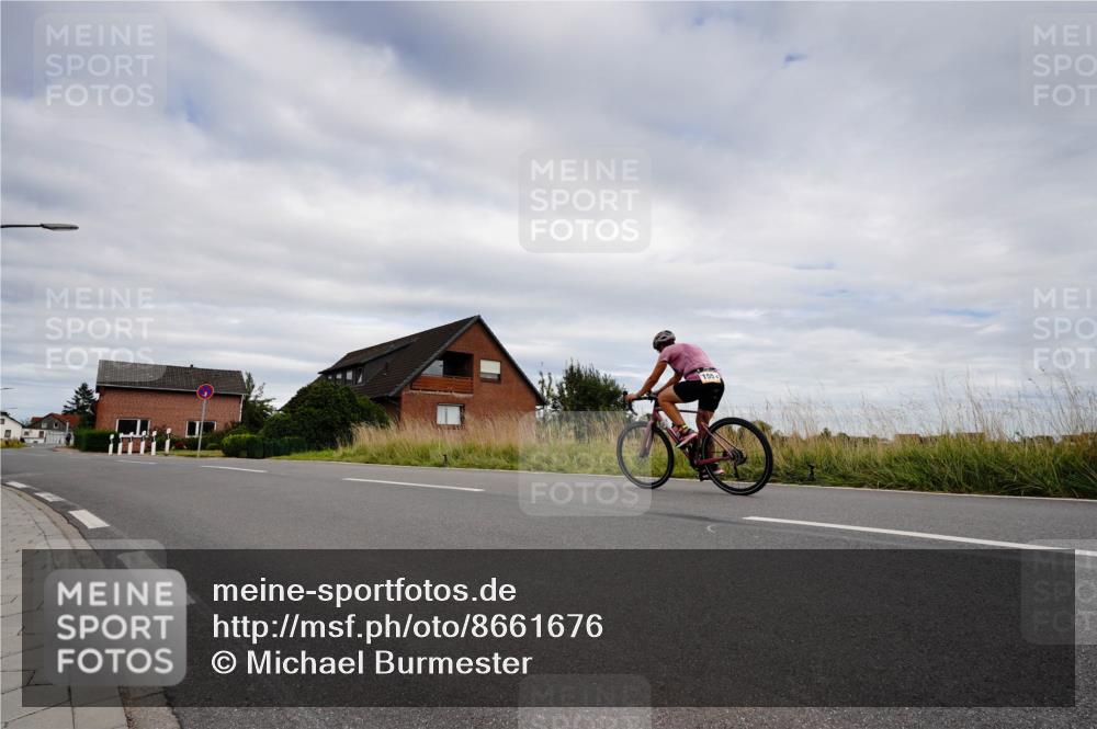 31.08.2025 - Elbe Triathlon Hamburg Michael Burmester http://msf.ph/oto/8661676 31.08.2025 16:15:30 Radfahren  meine-sportfotos.de