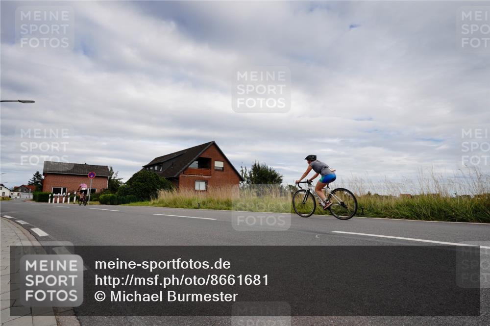 31.08.2025 - Elbe Triathlon Hamburg Michael Burmester http://msf.ph/oto/8661681 31.08.2025 16:15:32 Radfahren  meine-sportfotos.de