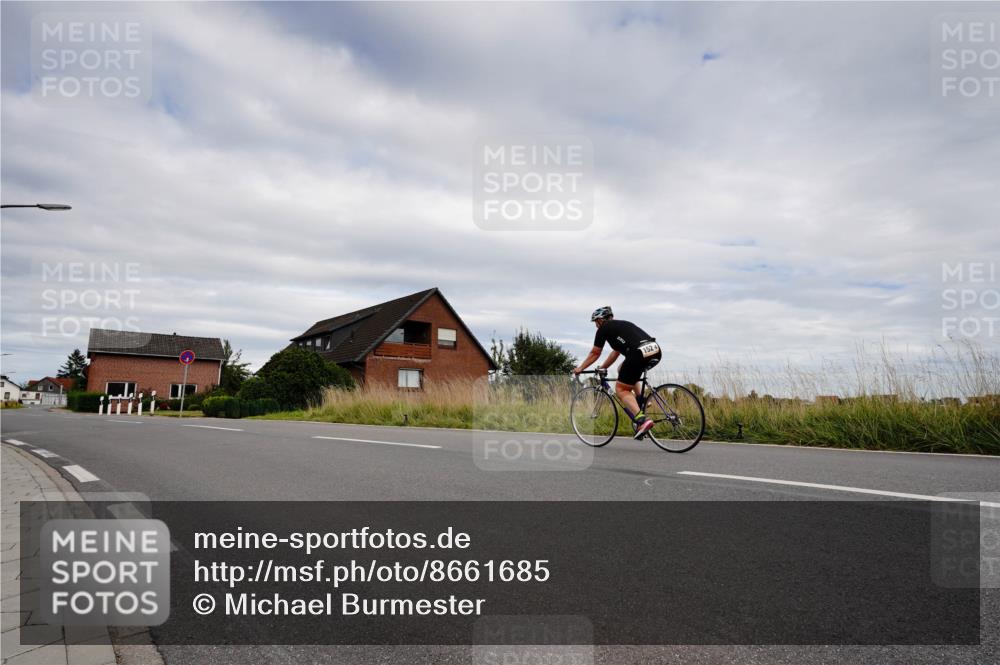 31.08.2025 - Elbe Triathlon Hamburg Michael Burmester http://msf.ph/oto/8661685 31.08.2025 16:15:43 Radfahren  meine-sportfotos.de