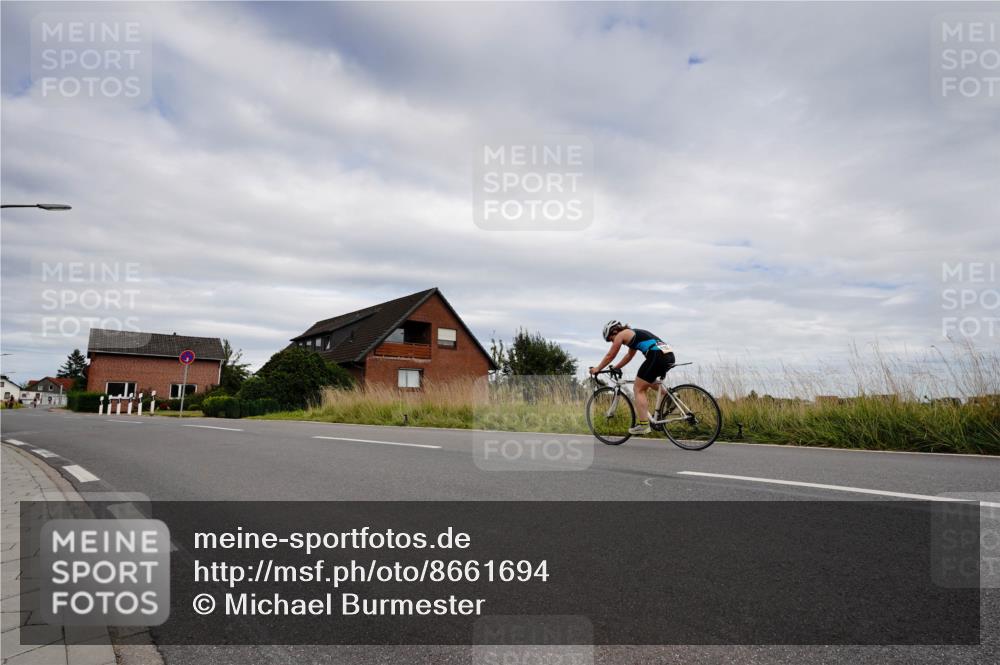 31.08.2025 - Elbe Triathlon Hamburg Michael Burmester http://msf.ph/oto/8661694 31.08.2025 16:15:58 Radfahren  meine-sportfotos.de