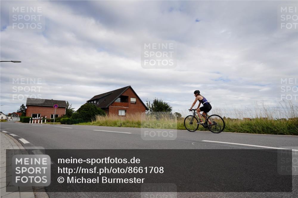 31.08.2025 - Elbe Triathlon Hamburg Michael Burmester http://msf.ph/oto/8661708 31.08.2025 16:16:33 Radfahren  meine-sportfotos.de
