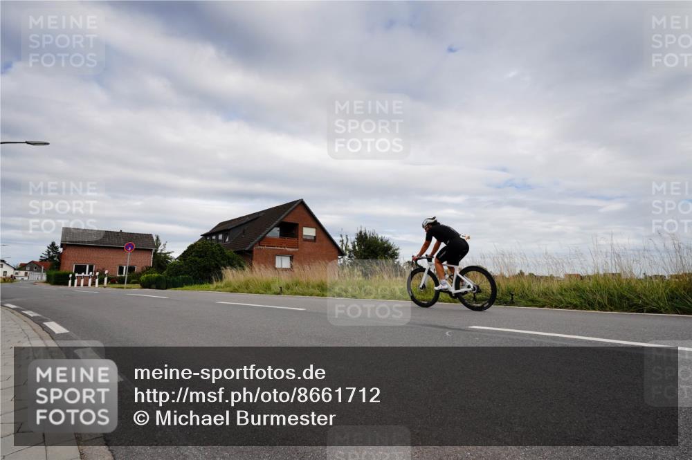 31.08.2025 - Elbe Triathlon Hamburg Michael Burmester http://msf.ph/oto/8661712 31.08.2025 16:16:44 Radfahren  meine-sportfotos.de
