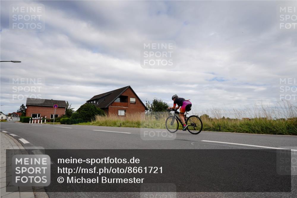 31.08.2025 - Elbe Triathlon Hamburg Michael Burmester http://msf.ph/oto/8661721 31.08.2025 16:17:16 Radfahren  meine-sportfotos.de