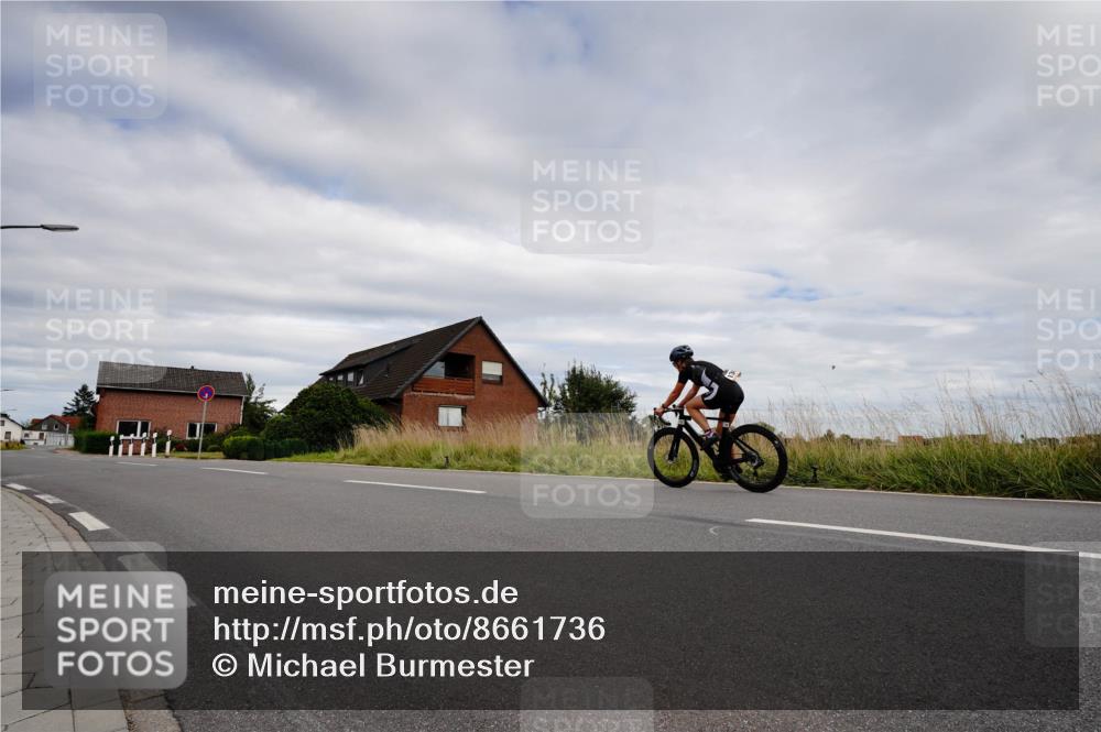 31.08.2025 - Elbe Triathlon Hamburg Michael Burmester http://msf.ph/oto/8661736 31.08.2025 16:17:55 Radfahren  meine-sportfotos.de