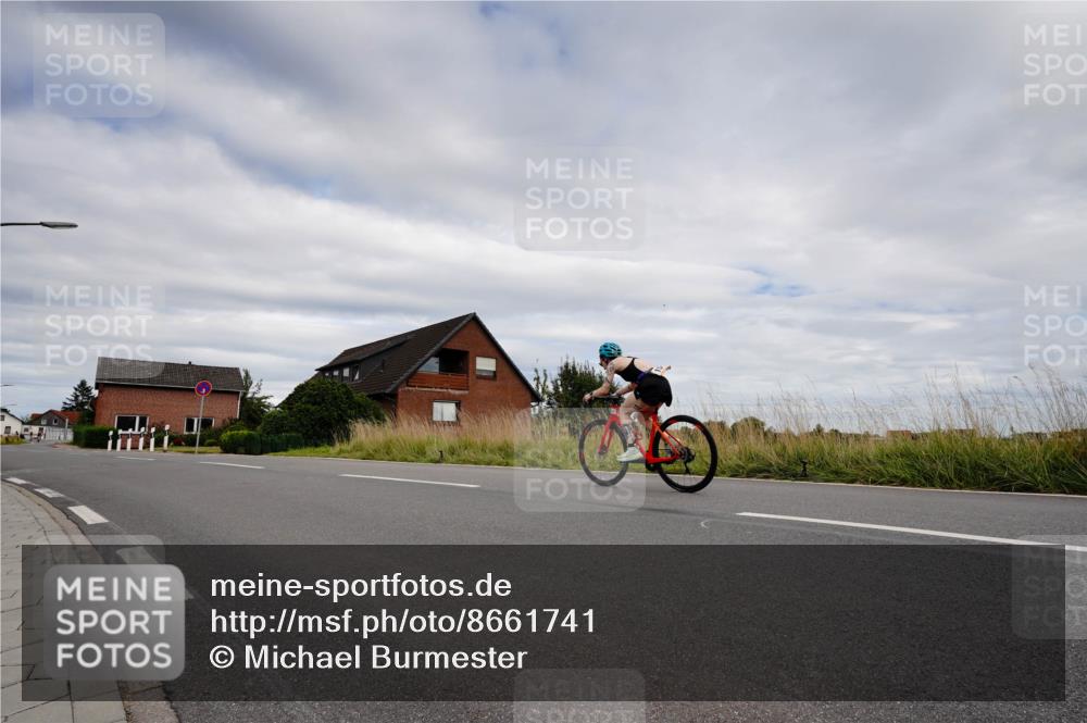 31.08.2025 - Elbe Triathlon Hamburg Michael Burmester http://msf.ph/oto/8661741 31.08.2025 16:18:11 Radfahren  meine-sportfotos.de