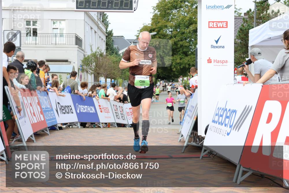 31.08.2025 - 21. Blankeneser Heldenlauf Strokosch-Dieckow http://msf.ph/oto/8661750 31.08.2025 11:23:27 Ziel 3547, 3271 meine-sportfotos.de