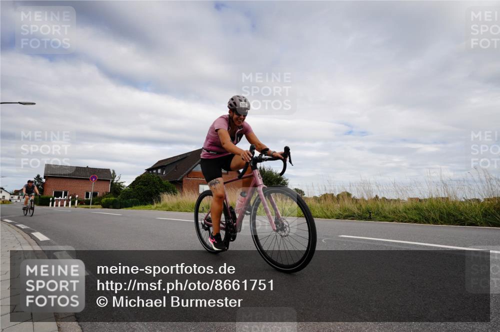 31.08.2025 - Elbe Triathlon Hamburg Michael Burmester http://msf.ph/oto/8661751 31.08.2025 16:18:24 Radfahren  meine-sportfotos.de