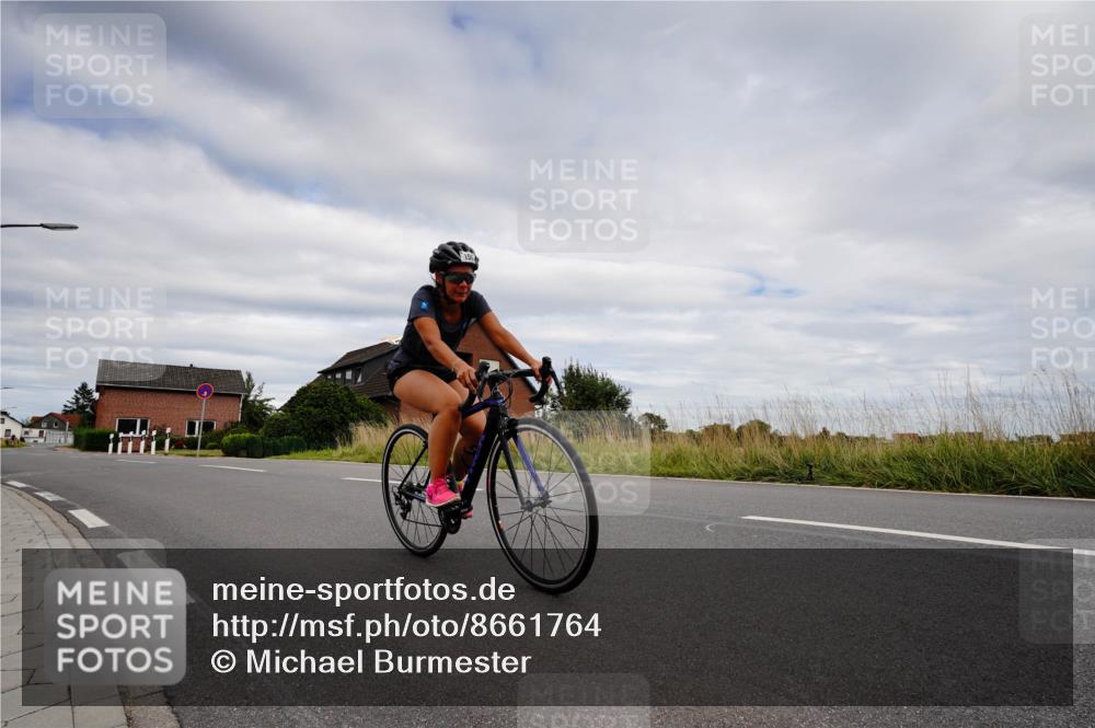 31.08.2025 - Elbe Triathlon Hamburg Michael Burmester http://msf.ph/oto/8661764 31.08.2025 16:18:43 Radfahren  meine-sportfotos.de
