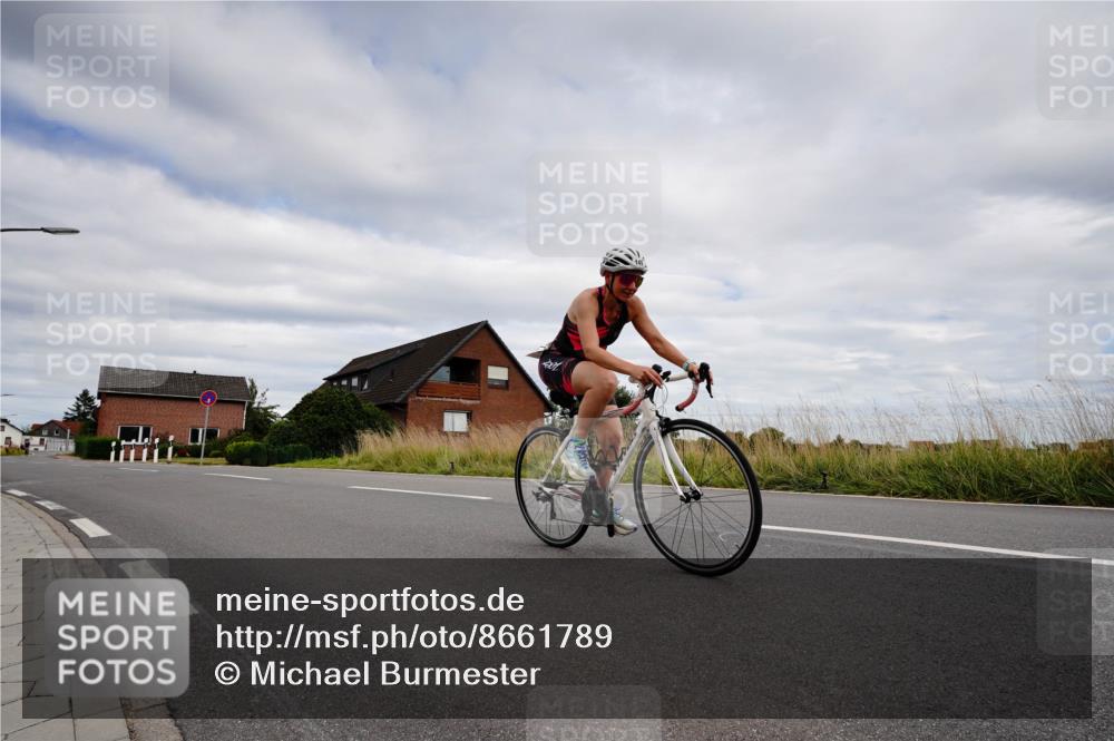 31.08.2025 - Elbe Triathlon Hamburg Michael Burmester http://msf.ph/oto/8661789 31.08.2025 16:20:24 Radfahren  meine-sportfotos.de