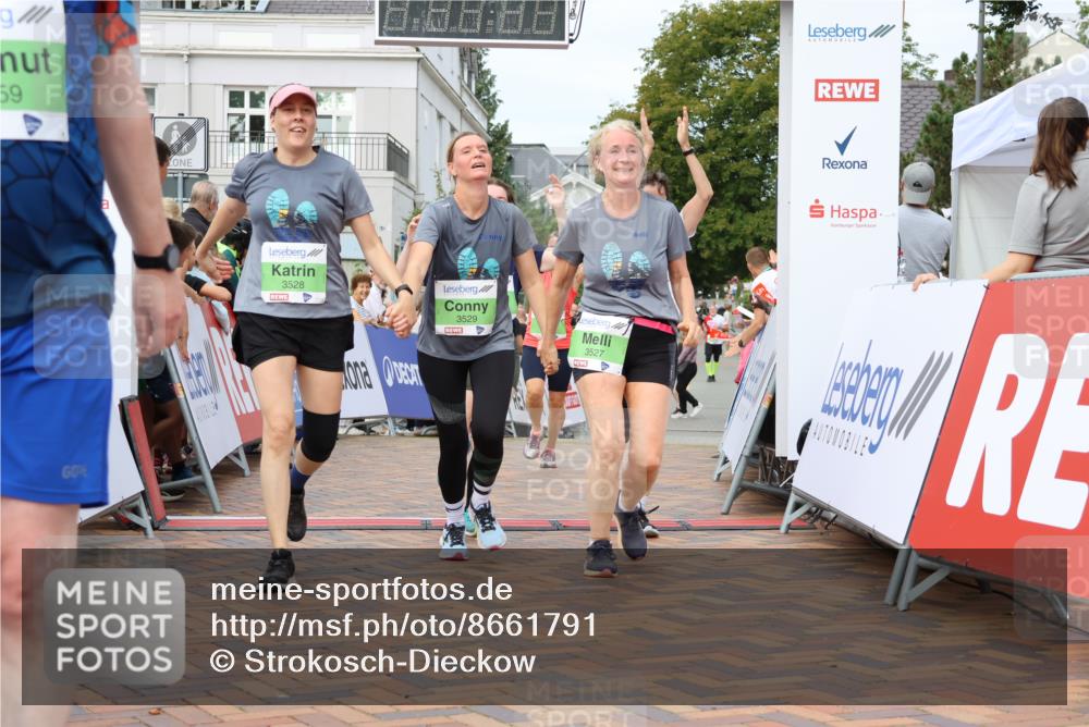 31.08.2025 - 21. Blankeneser Heldenlauf Strokosch-Dieckow http://msf.ph/oto/8661791 31.08.2025 11:25:29 Ziel 3550, 3711, 3267, 3078, 3359, 3529, 3528, 3527 meine-sportfotos.de