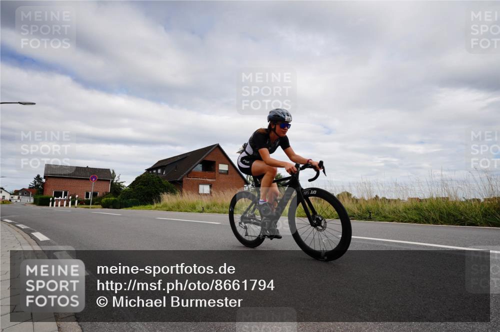 31.08.2025 - Elbe Triathlon Hamburg Michael Burmester http://msf.ph/oto/8661794 31.08.2025 16:20:33 Radfahren  meine-sportfotos.de