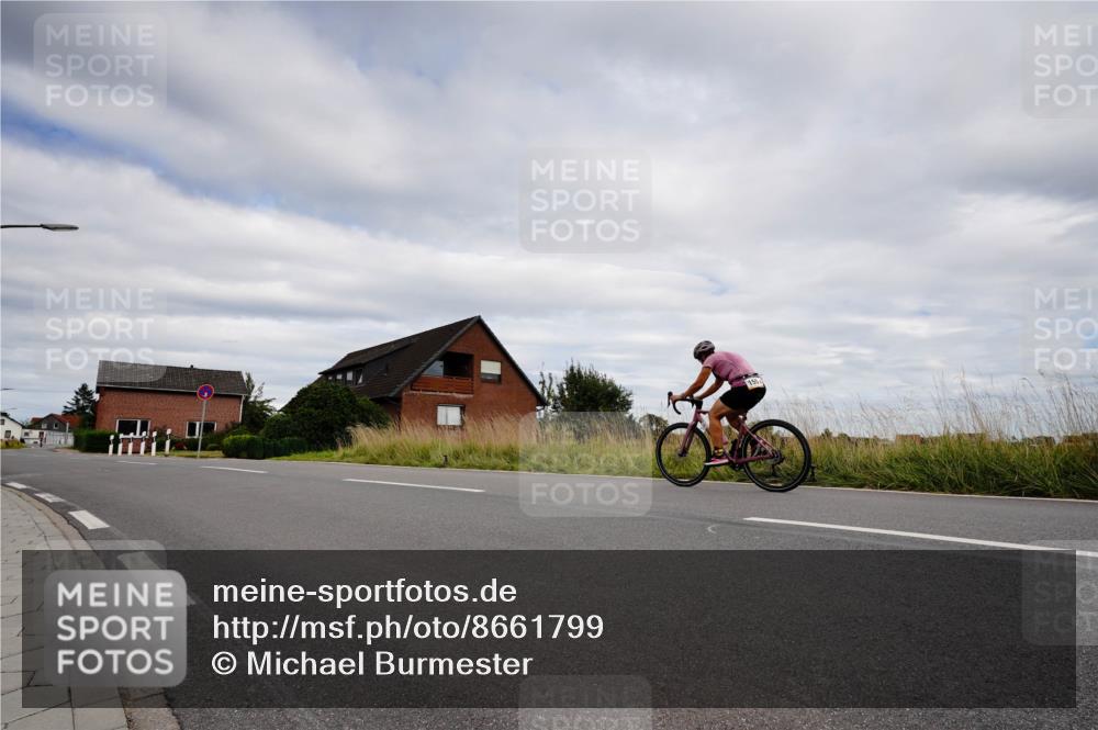 31.08.2025 - Elbe Triathlon Hamburg Michael Burmester http://msf.ph/oto/8661799 31.08.2025 16:20:37 Radfahren  meine-sportfotos.de