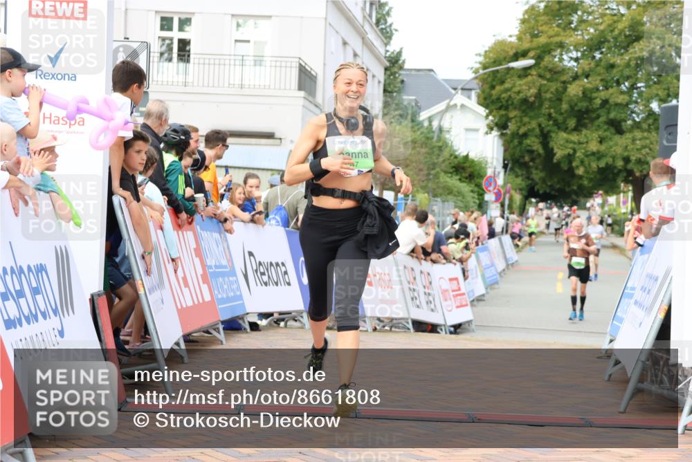 31.08.2025 - 21. Blankeneser Heldenlauf Strokosch-Dieckow http://msf.ph/oto/8661808 31.08.2025 11:23:19 Ziel 3547 meine-sportfotos.de