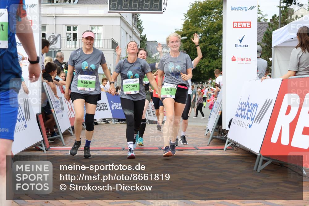 31.08.2025 - 21. Blankeneser Heldenlauf Strokosch-Dieckow http://msf.ph/oto/8661819 31.08.2025 11:25:29 Ziel 3550, 3711, 3267, 3078, 3359, 3529, 3528, 3527 meine-sportfotos.de