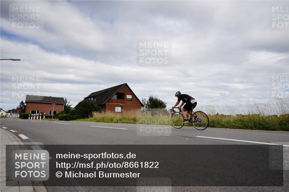 31.08.2025 - Elbe Triathlon Hamburg Michael Burmester http://msf.ph/oto/8661822 31.08.2025 16:20:57 Radfahren  meine-sportfotos.de
